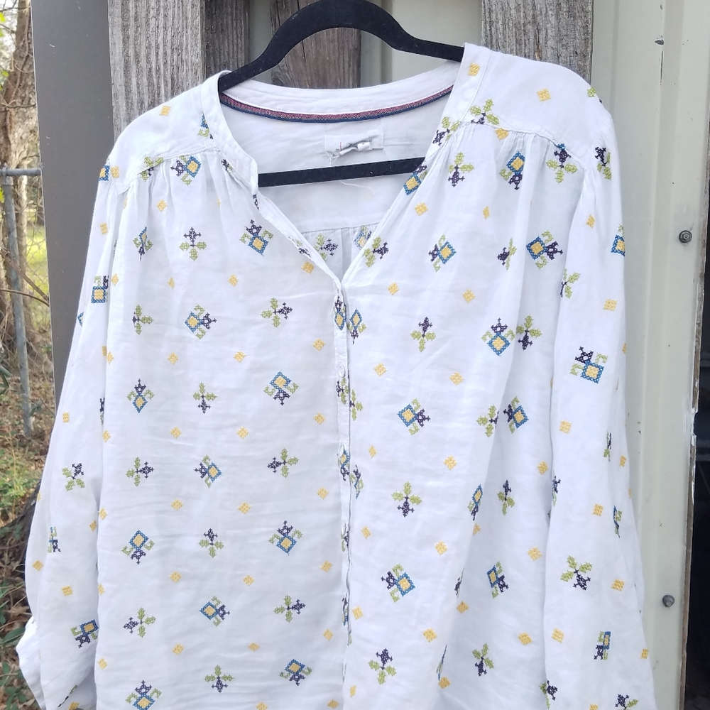 Anthropologie White Embroidered Blouse